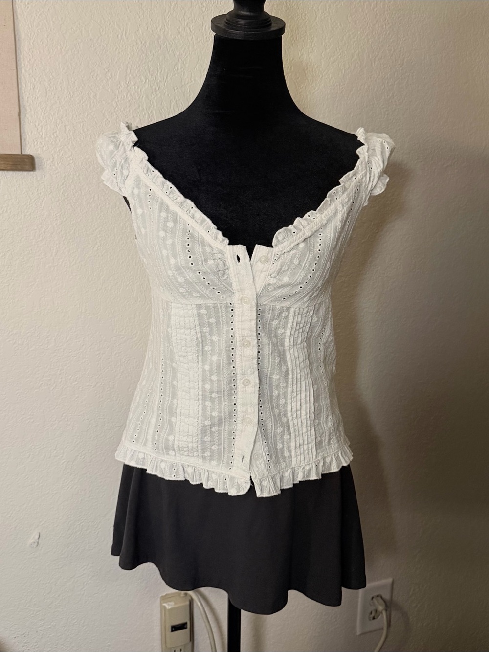 Brandy Melville White Eyelet Ruffle Button-Front Blouse Tank Top